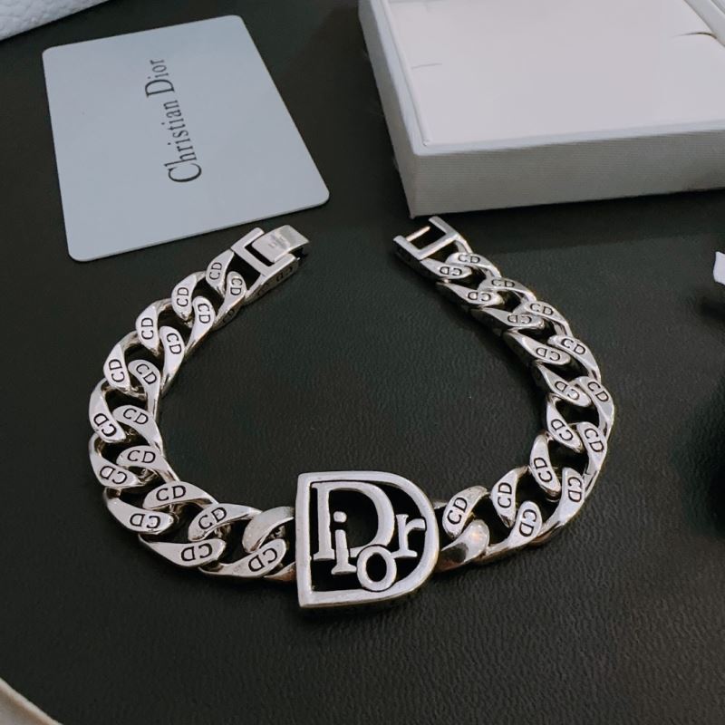 chr1st1an D10r bracelets